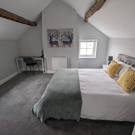 31 High Street - Modern & Stylish 2-Bed Apartment - Inc Parking Husbands Bosworth Exterior photo