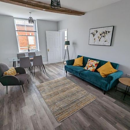31 High Street - Modern & Stylish 2-Bed Apartment - Inc Parking Husbands Bosworth Exterior photo