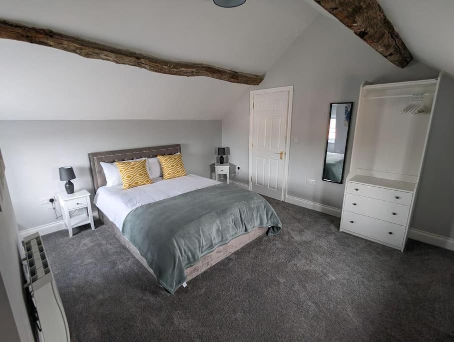 31 High Street - Modern & Stylish 2-Bed Apartment - Inc Parking Husbands Bosworth Exterior photo