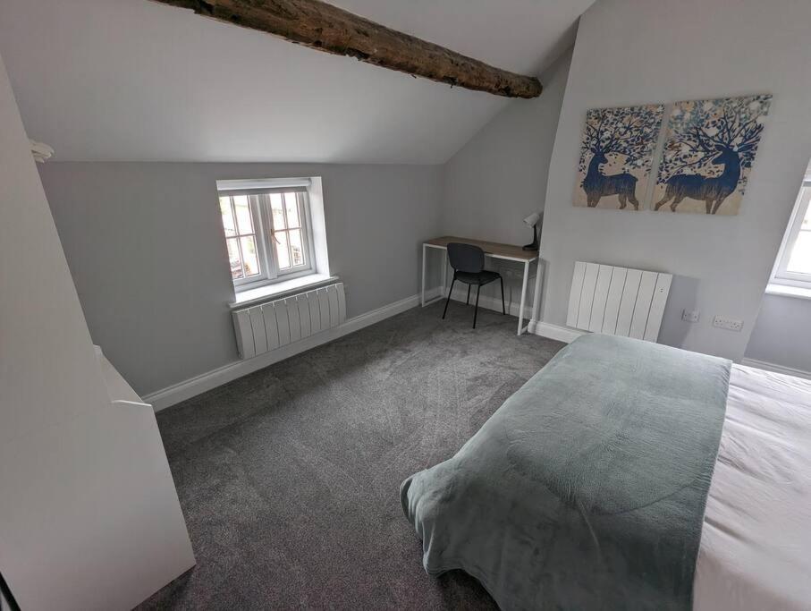 31 High Street - Modern & Stylish 2-Bed Apartment - Inc Parking Husbands Bosworth Exterior photo